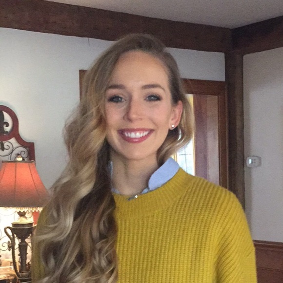 Meet your Posher, Kaila - Picture 1 of 1